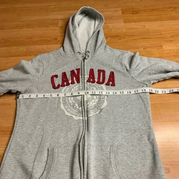 Old Navy Heather Grey CANADA Graphic Zip-Up Hoodie - Size Medium - Picture 6 of 8